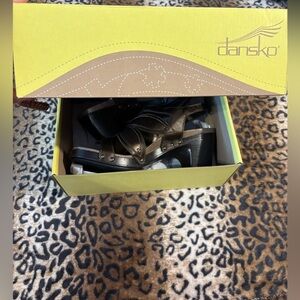 Dansko shoes size 10
